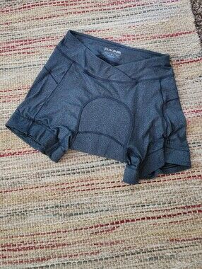 Dakine Women’s Padded Cycling Bike Shorts Gray Red Chamois Size Medium
